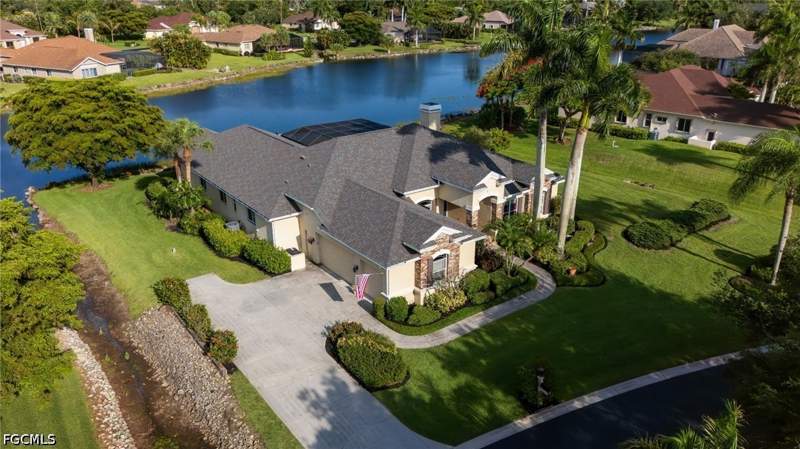 4 bedroom SingleFamilyResidence at 15220 Blackhawk Dr, Blackhawk, Fort Myers — photo 4