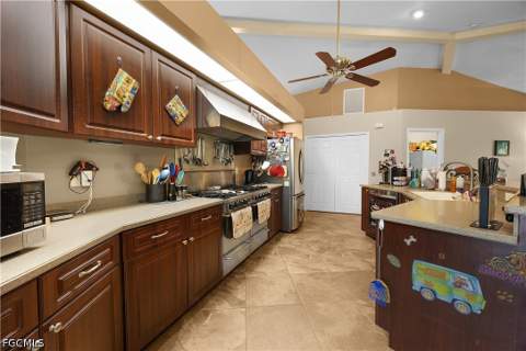 469 NE 1st Pl, Cape Coral FL - photo 12 of 46