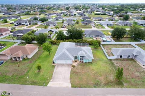 469 NE 1st Pl, Cape Coral FL - photo 8 of 46