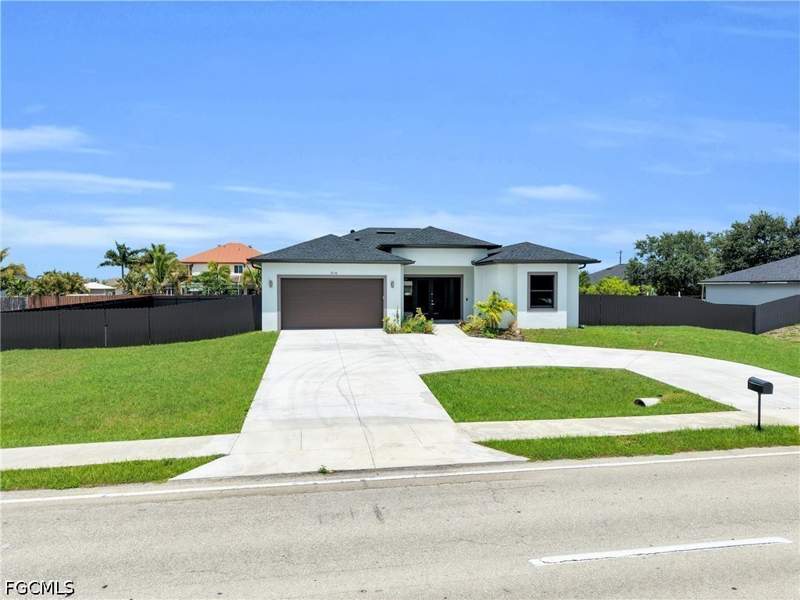 4 bedroom SingleFamilyResidence at 914 Chiquita Blvd N, Cape Coral, Cape Coral — photo 4
