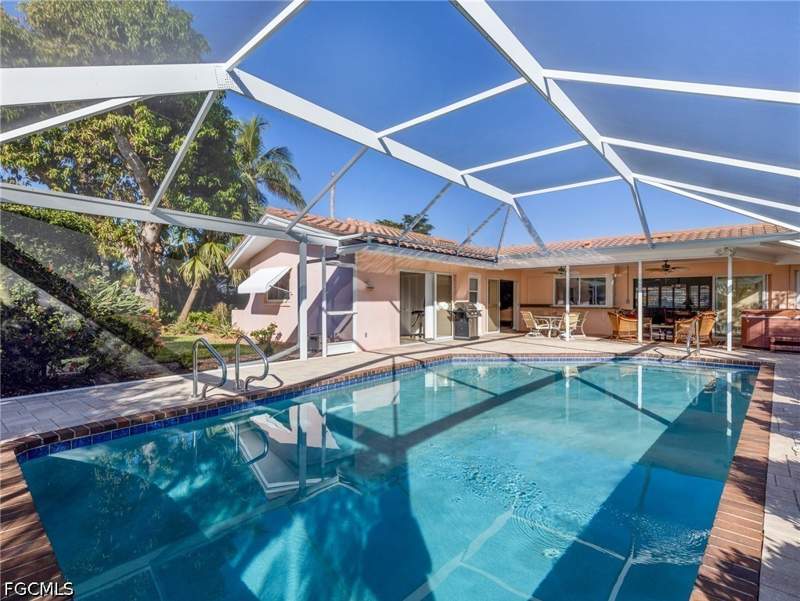 3 bedroom SingleFamilyResidence at 392 Snow Dr, McGregor Isles, Fort Myers — photo 3