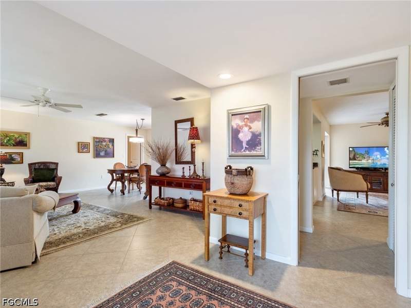 3 bedroom SingleFamilyResidence at 392 Snow Dr, McGregor Isles, Fort Myers — photo 5