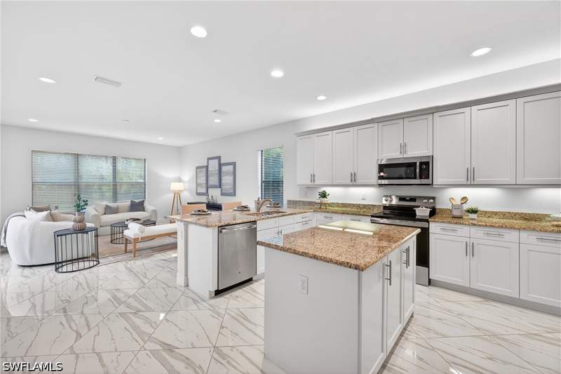 6 bedroom SingleFamilyResidence at 13852 Luna Dr, Marbella Isles, Naples — photo 5