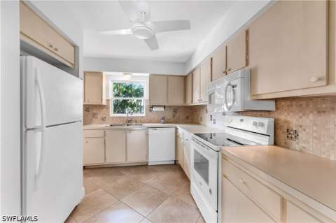 600 Valley Stream Dr D3, Naples FL - photo 11 of 19