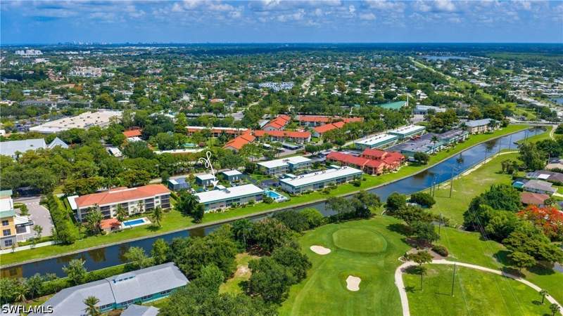 2 bedroom Condominium at 600 Valley Stream Dr D3, Valley Stream Townhouse, Naples — photo 3