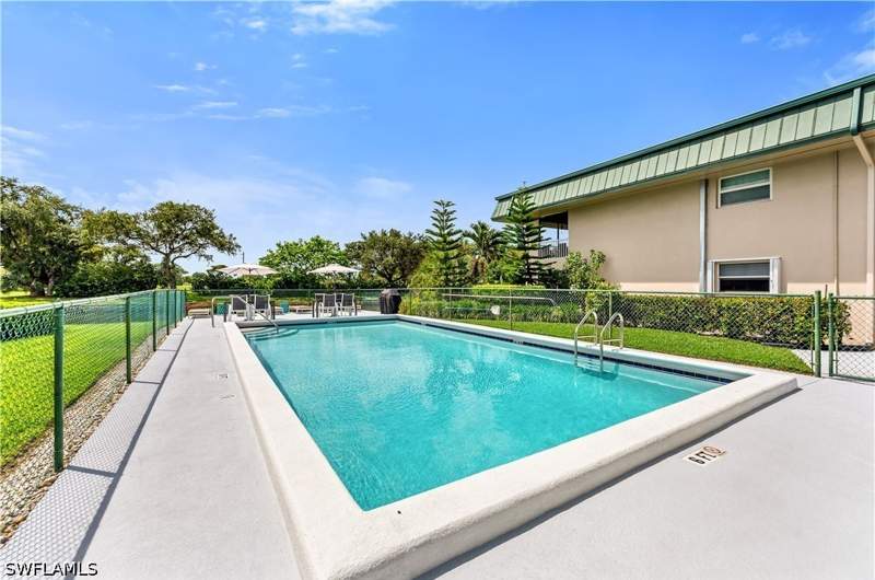 2 bedroom Condominium at 600 Valley Stream Dr D3, Valley Stream Townhouse, Naples — photo 5