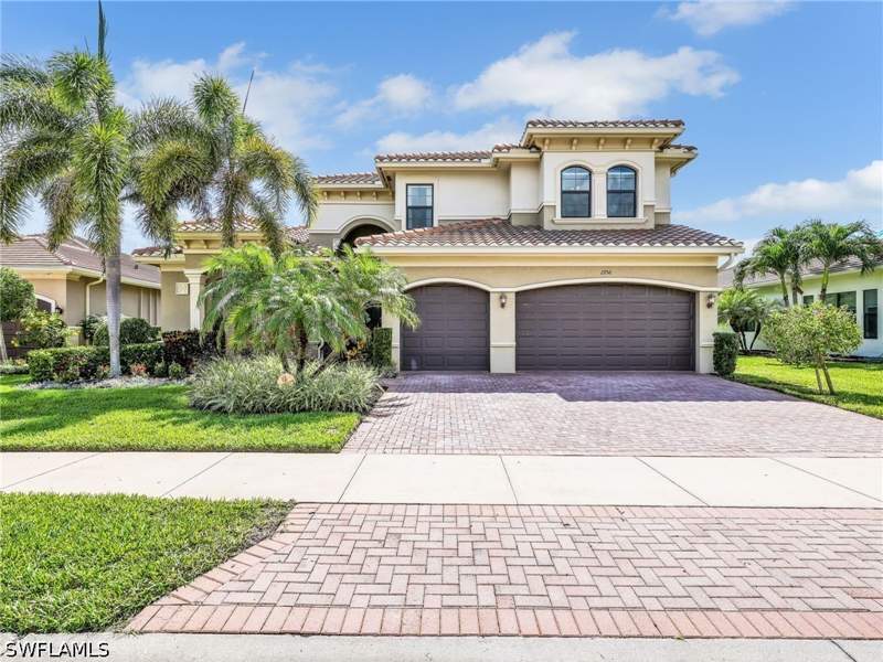 6 bedroom SingleFamilyResidence at 2756 Crystal WAY, RIVERSTONE, Naples — photo 2
