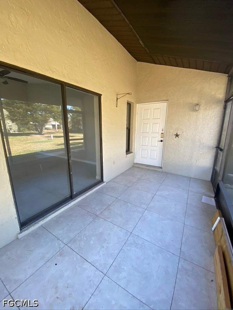 2 bedroom Attached at 1425 SW 51st Ln 93, Courtyards Of Cape Coral South, Cape Coral — photo 2