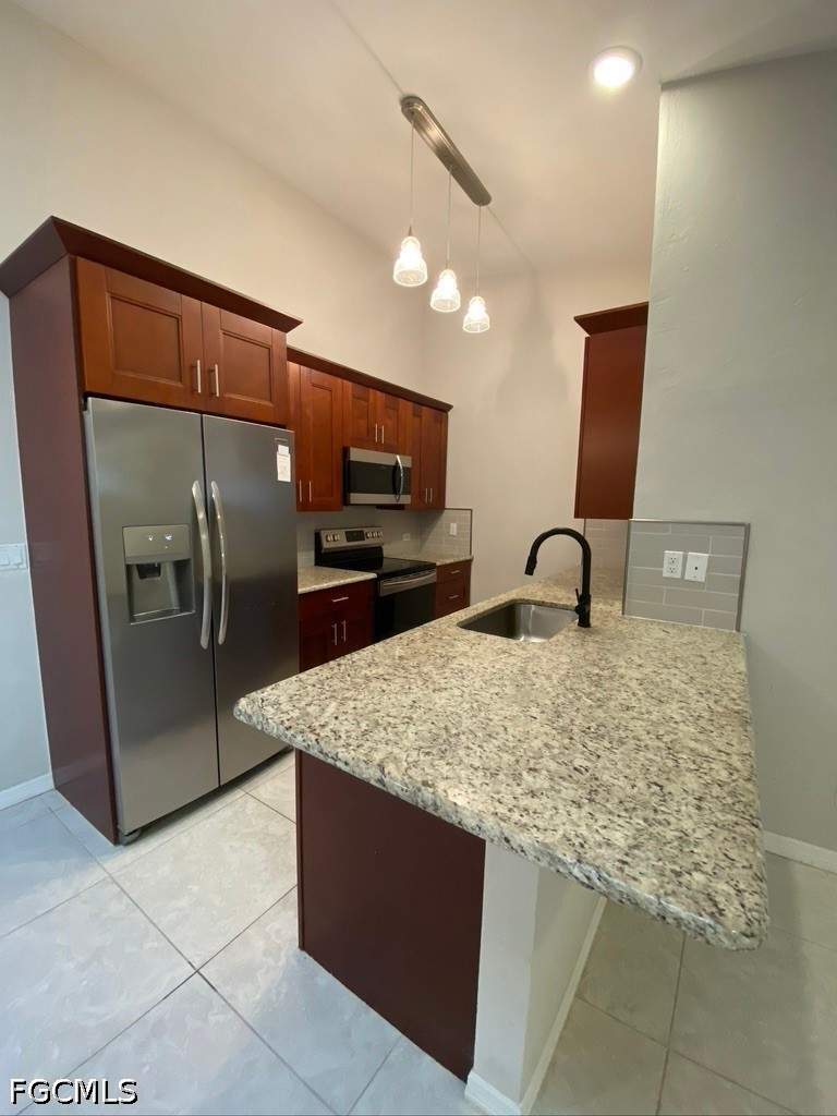 2 bedroom Attached at 1425 SW 51st Ln 93, Courtyards Of Cape Coral South, Cape Coral — photo 4