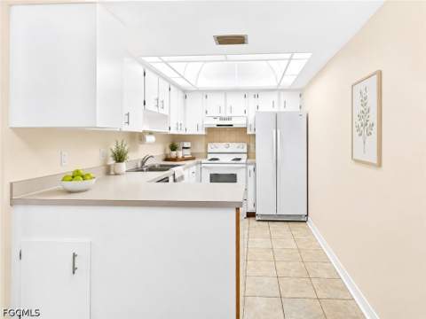 12481 McGregor Blvd 17, Fort Myers FL - photo 13 of 33
