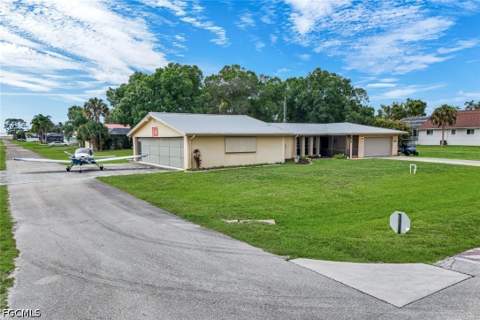 6711 Cadet Ave, Fort Myers FL - photo 8 of 42