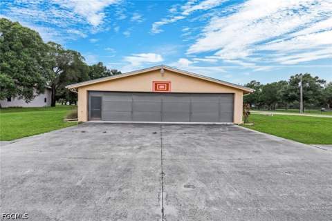 6711 Cadet Ave, Fort Myers FL - photo 9 of 42