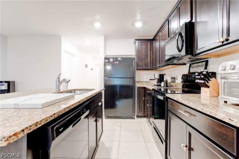 816 Lystra Ave, Fort Myers FL - photo 10 of 36