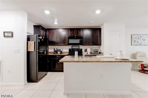 816 Lystra Ave, Fort Myers FL - photo 6 of 36