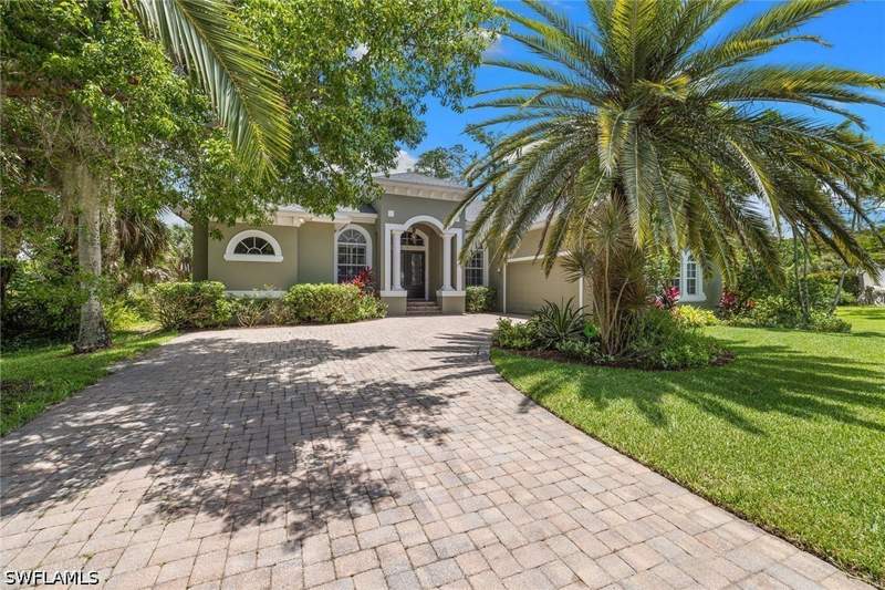 4 bedroom SingleFamilyResidence at 61 Constitution Dr, Turner Oak Hill Estates, Naples — photo 2