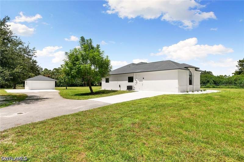 3 bedroom SingleFamilyResidence at 221 10th St SE, Golden Gate Estates, Naples — photo 3