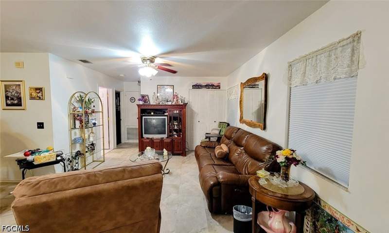 2 bedroom SingleFamilyResidence at 4001 Bishop Cir, Port Labelle, Labelle — photo 5
