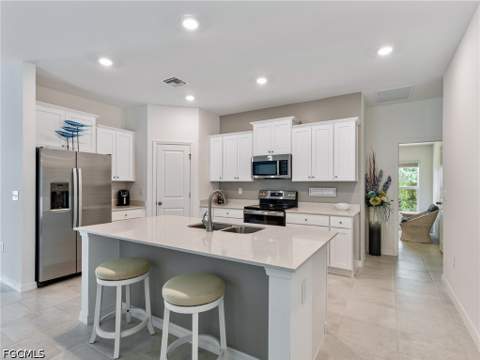3801 Treasure Oak Way, Fort Myers FL - photo 11 of 39