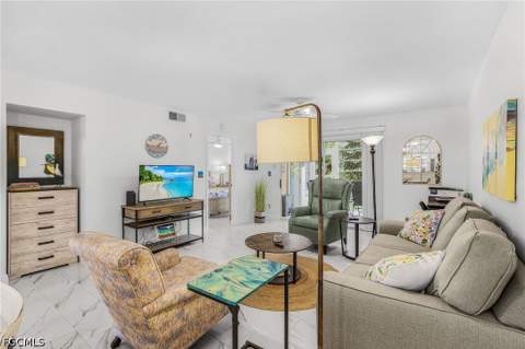 14461 Lakewood Trace Ct 103, Fort Myers FL - photo 6 of 28