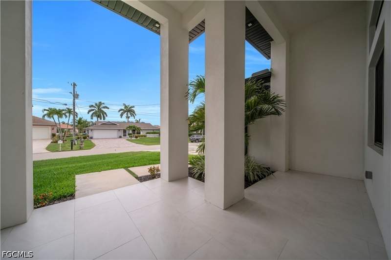 4 bedroom SingleFamilyResidence at 2726 SW 38th St, Cape Coral, Cape Coral — photo 4