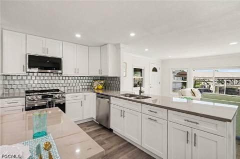11181 Azalea Ln, Fort Myers Beach FL - photo 15 of 39