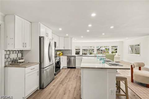 11181 Azalea Ln, Fort Myers Beach FL - photo 16 of 39