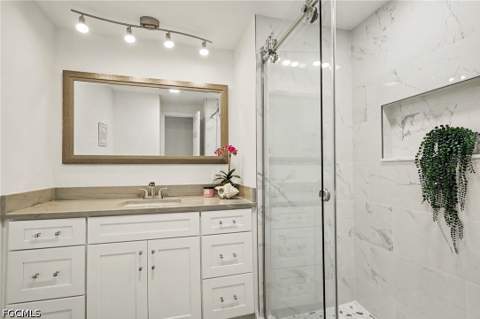 11181 Azalea Ln, Fort Myers Beach FL - photo 21 of 39