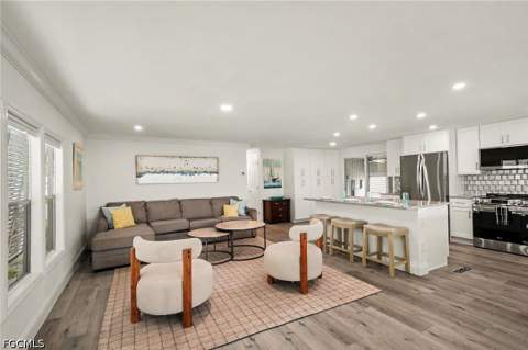 11181 Azalea Ln, Fort Myers Beach FL - photo 6 of 39