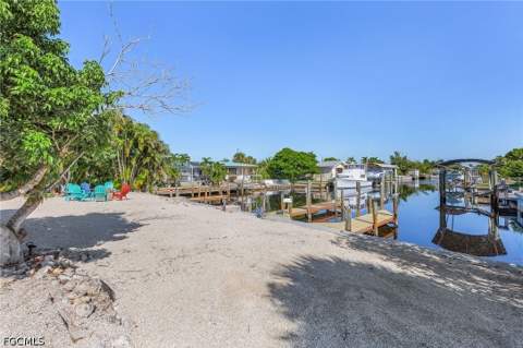7380 Barrancas Ave, Bokeelia FL - photo 12 of 49