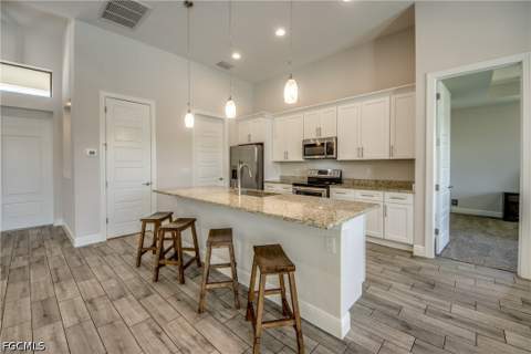 203 SW 14th Ave, Cape Coral FL - photo 16 of 43