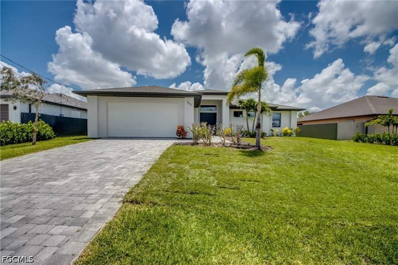 4 bedroom SingleFamilyResidence at 203 SW 14th Ave, Cape Coral, Cape Coral — photo 2