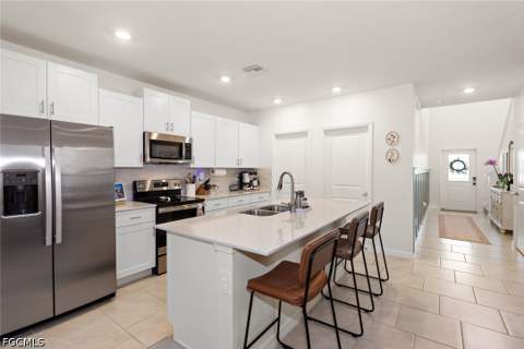 7149 Ponderosa Pine DR, Fort Myers FL - photo 7 of 34