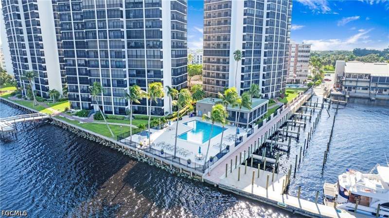 3 bedroom Condominium at 1920 Virginia Ave 202, Pointe Royale, Fort Myers — photo 4
