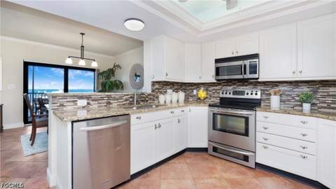 1920 Virginia Ave 202, Fort Myers FL - photo 7 of 38