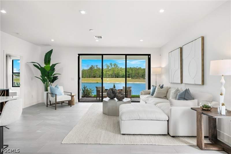 3 bedroom Attached at 10943 Salt Bay Way, Parkway Preserve, Fort Myers — photo 4