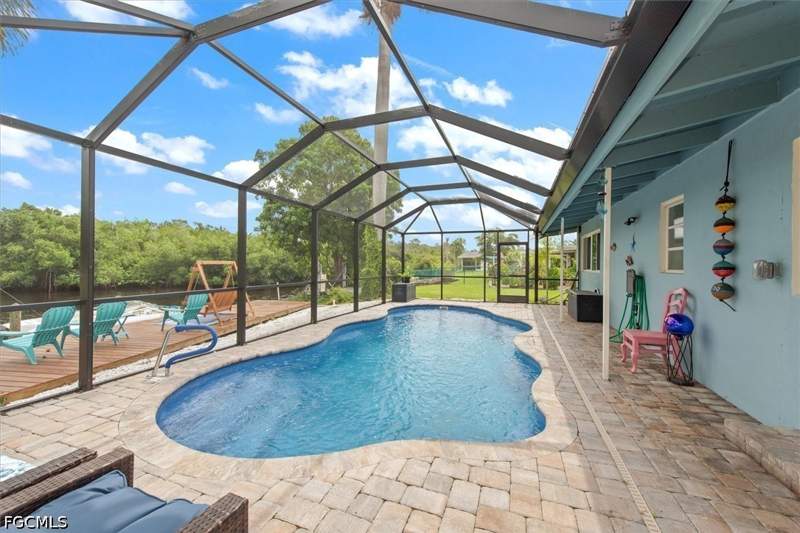 4 bedroom SingleFamilyResidence at 1721 Club House Rd, Yacht Club Colony, North Fort Myers — photo 2