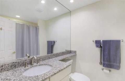 547 Beachwalk Cir, Naples FL - photo 13 of 15