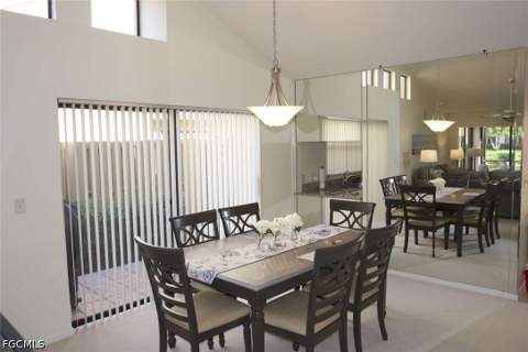 547 Beachwalk Cir, Naples FL - photo 6 of 15