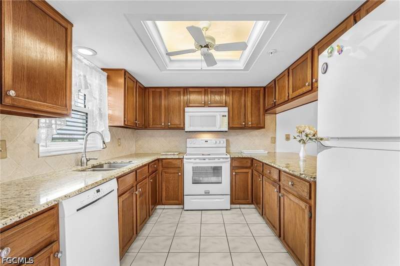 2 bedroom Condominium at 4591 Bay Beach Ln 393, Royal Pelican Townhouse, Fort Myers Beach — photo 4