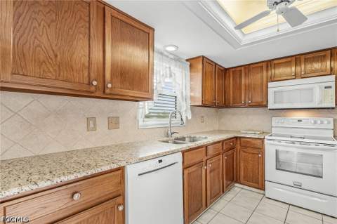 4591 Bay Beach Ln 393, Fort Myers Beach FL - photo 6 of 31