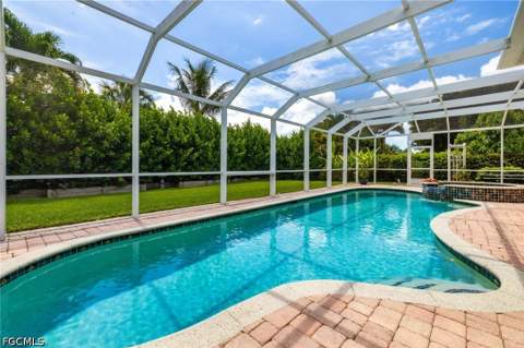9836 Los Altos Ct, Fort Myers FL - photo 7 of 42