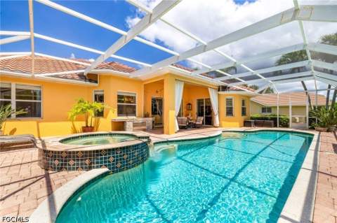 9836 Los Altos Ct, Fort Myers FL - photo 8 of 42