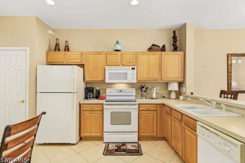 8381 Village Edge Cir 3, Fort Myers FL - photo 10 of 26
