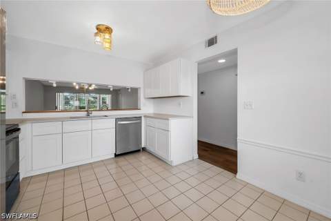 208 Furse Lakes Cir D6, Naples FL - photo 17 of 50