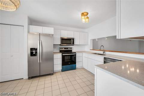 208 Furse Lakes Cir D6, Naples FL - photo 8 of 50