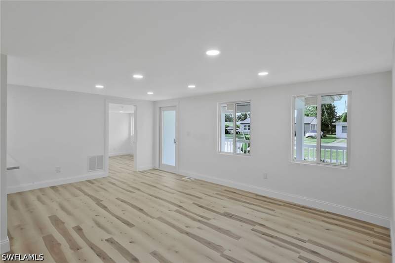 3 bedroom SingleFamilyResidence at 1755 Oakley Ave, Palmlee Park, Fort Myers — photo 5