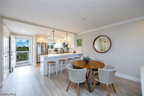29 High Point Cir E 403, Naples FL - photo 11 of 50