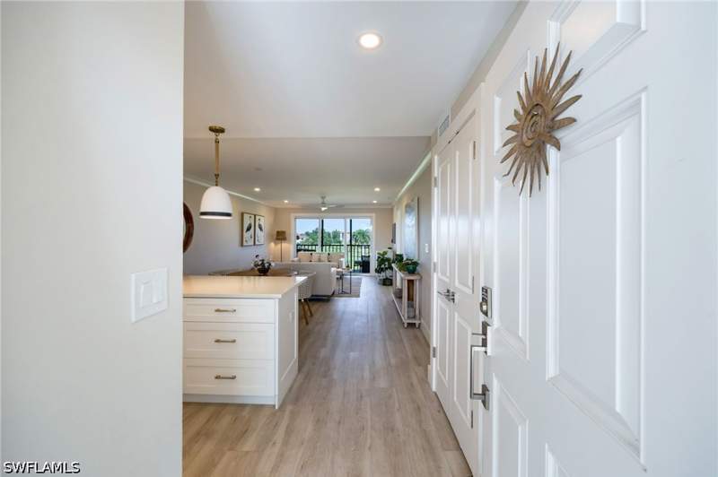 2 bedroom Condominium at 29 High Point Cir E 403, High Point Country Club, Naples — photo 2
