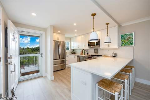 29 High Point Cir E 403, Naples FL - photo 6 of 50