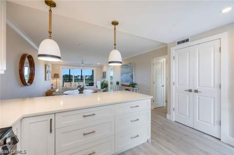 29 High Point Cir E 403, Naples FL - photo 9 of 50